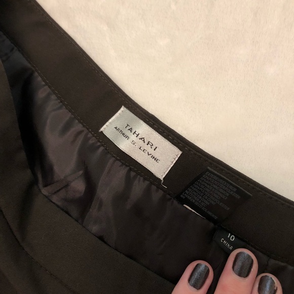 ๐ค Tahari Layered Skirt - Picture 3 of 8